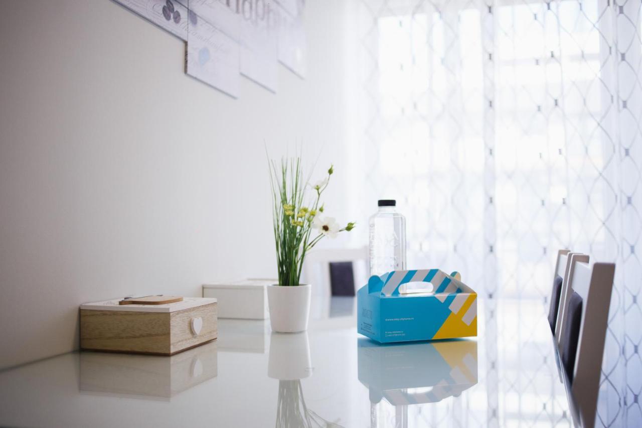 Retreat To A Stylish Home At West Residence Oradea Eksteriør bilde